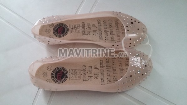 Chaussures en plastique importés