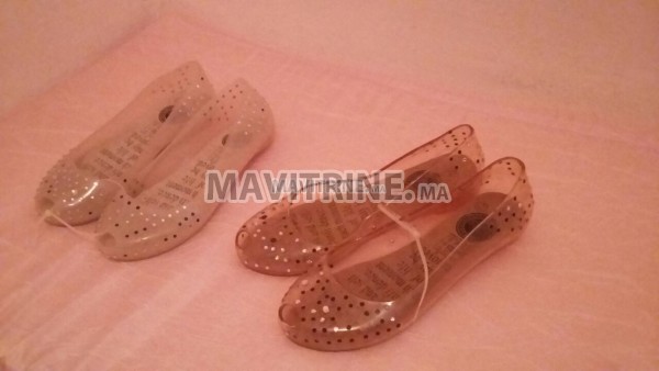 Chaussures en plastique importés