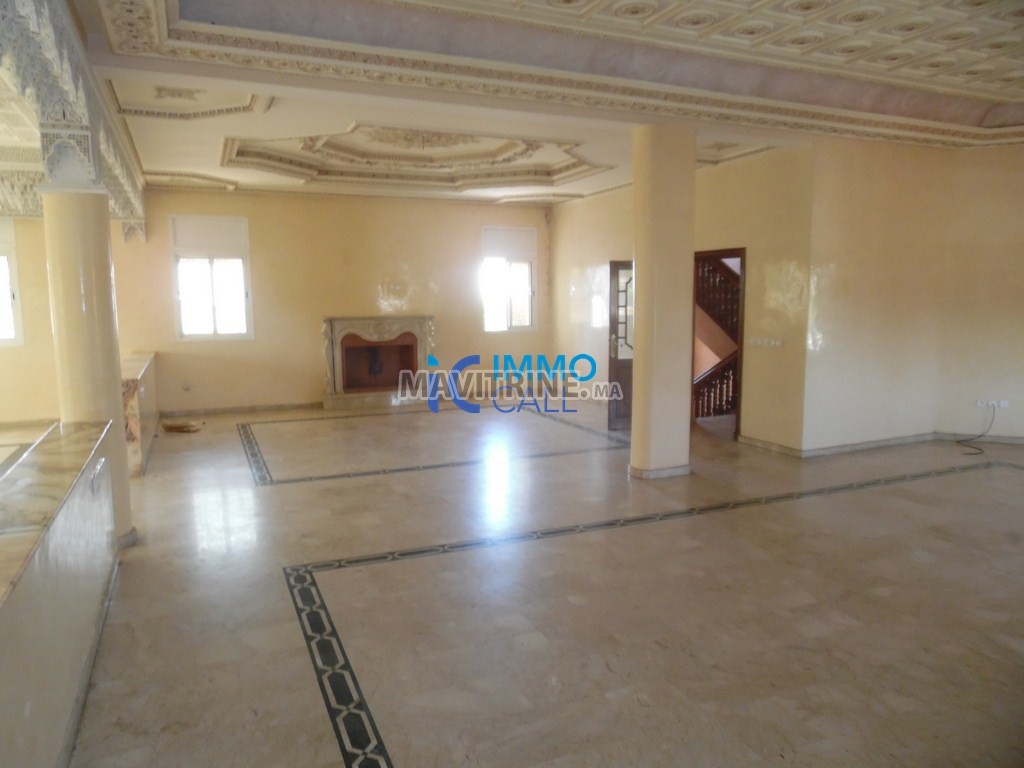 Villa de 700m²  en location à Hay riad