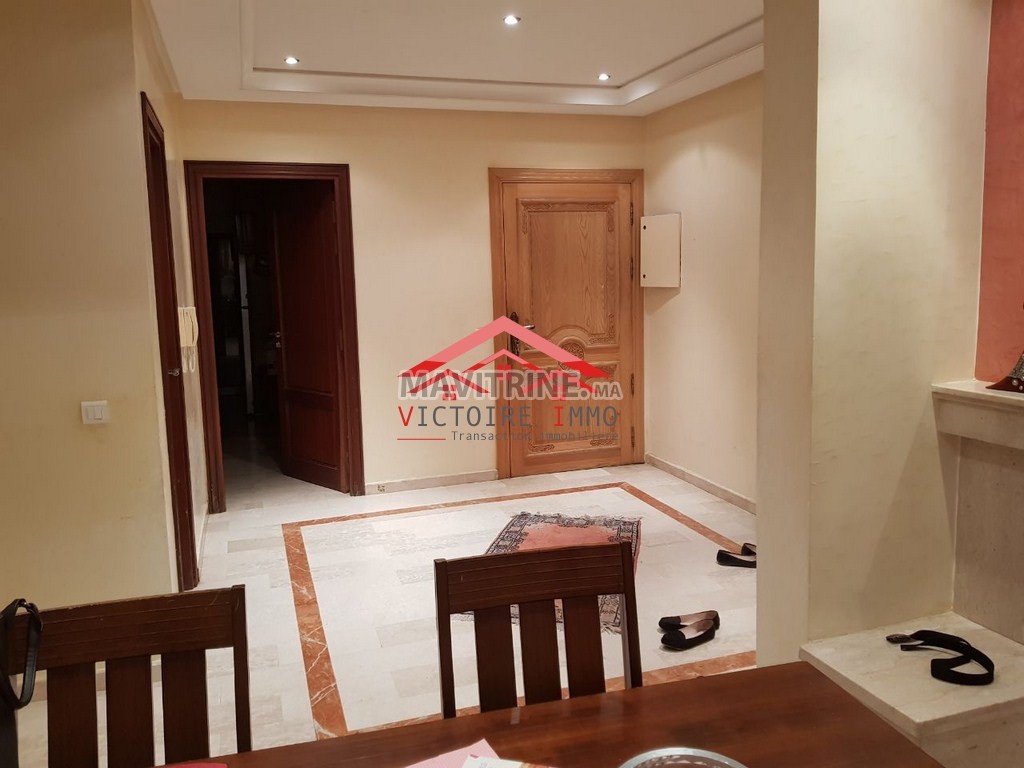 joli appartement en vente de 220m à Hay Riad