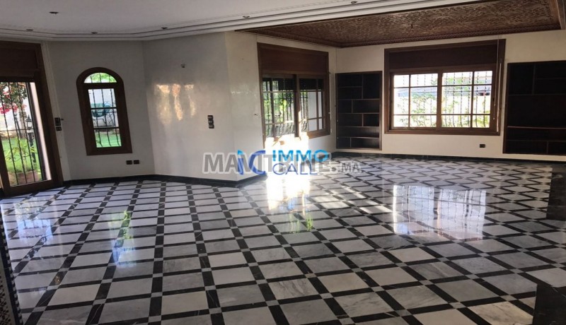 Luxueuse villa 1000 m² en location située à Hay Riad