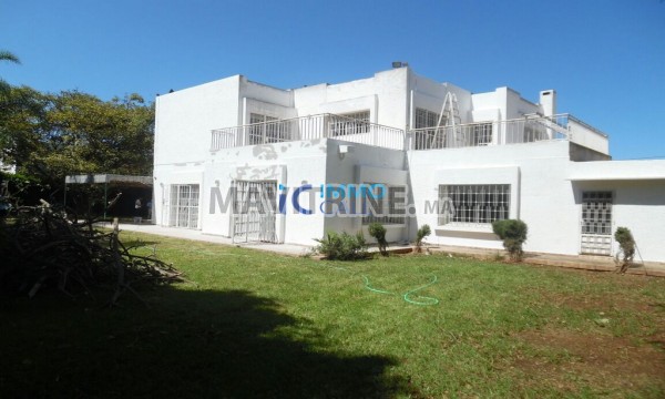 Luxueuse villa 1000 m² en location située à Souissi