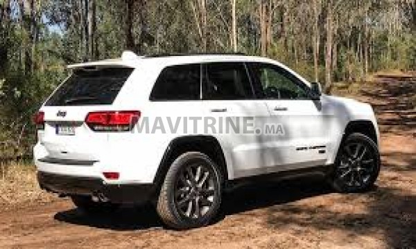 location de voiture jeep grand cherokee  O