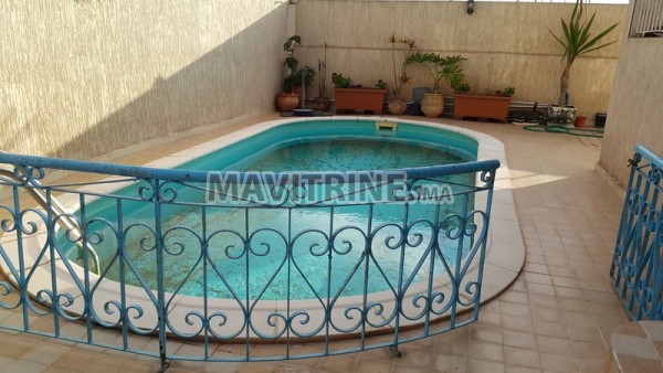 Villa à Vendre de 420m2 avec piscine à Mohammedia