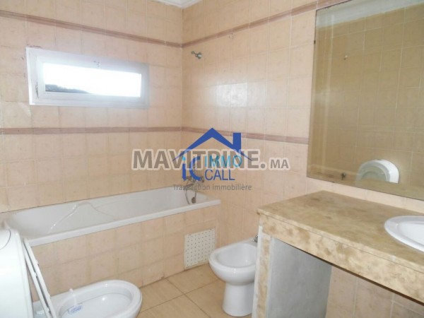 Villa de 1500 m² en location à Skhirat-Temara