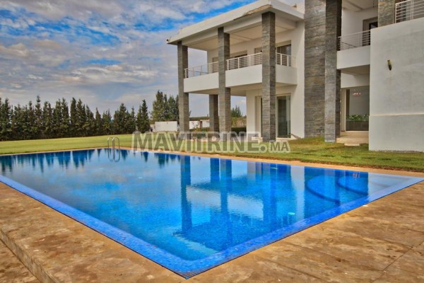 Somptueuse Villa sur 1 Hectare à vendre – Bouskoura