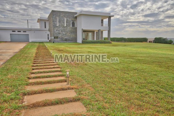 Somptueuse Villa sur 1 Hectare à vendre – Bouskoura