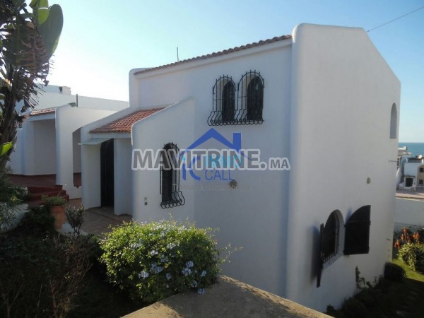 Spacieuse villa 300 m² en location à Harhoura