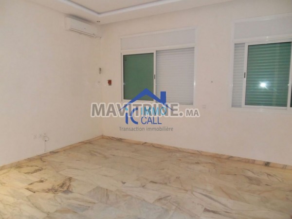 Appartement Standing 220 m² en location à Souissi