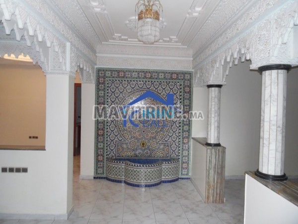 Villa de 350 m² en location bien située à Hay Riad