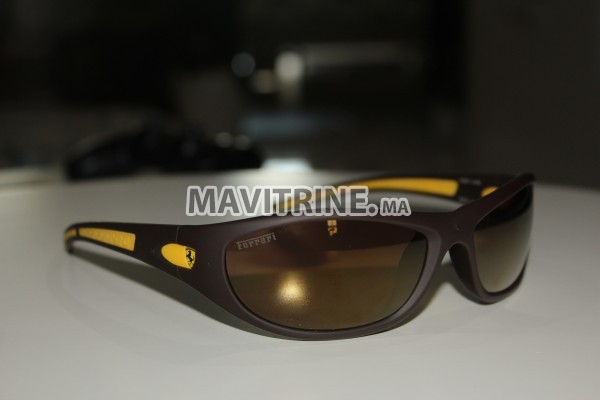 Lunettes de soleil Ferrari