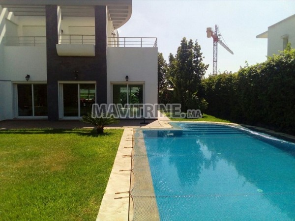 très belle villa de 550 m² à bouskoura