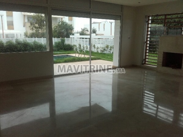 superbe villa luxueux de 600 m² à bouzkoura