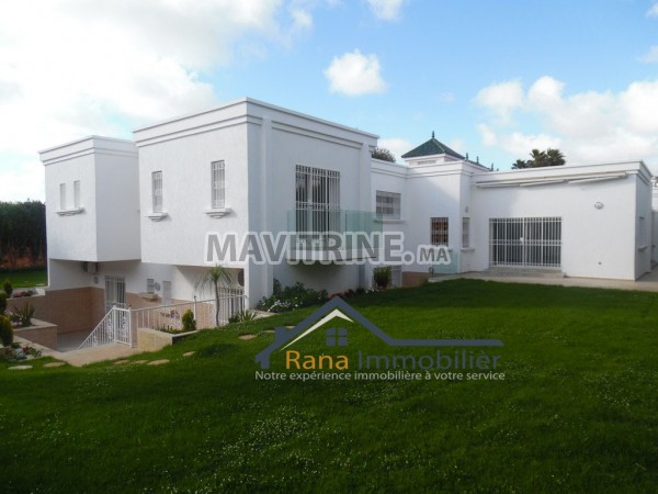 Villa de haut standing 2000m² à louer à Rabat Souissi