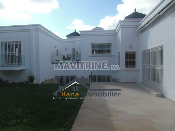 Villa de haut standing 2000m² à louer à Rabat Souissi