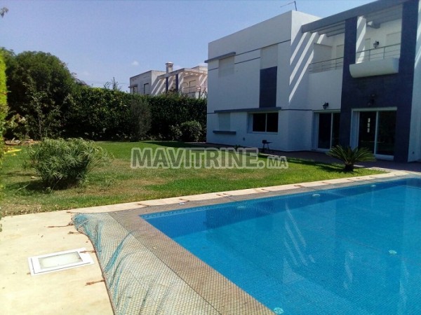 très belle villa de 550 m² à bouskoura