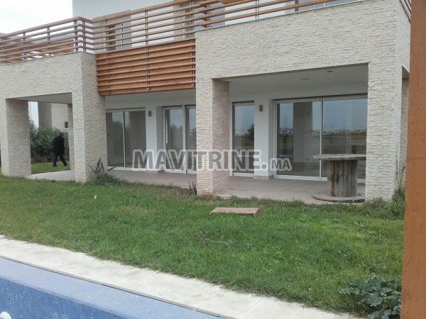 luxueuse villa de 1000 m² à bouskoura