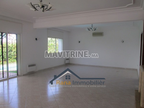 Une villa sympa avec piscine à louer sur Hay Riad Rabat