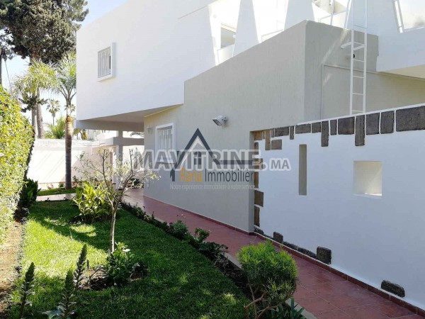 Location villa sublime de 1000m² à Souissi