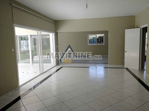 Location villa sublime de 1000m² à Souissi Rabat