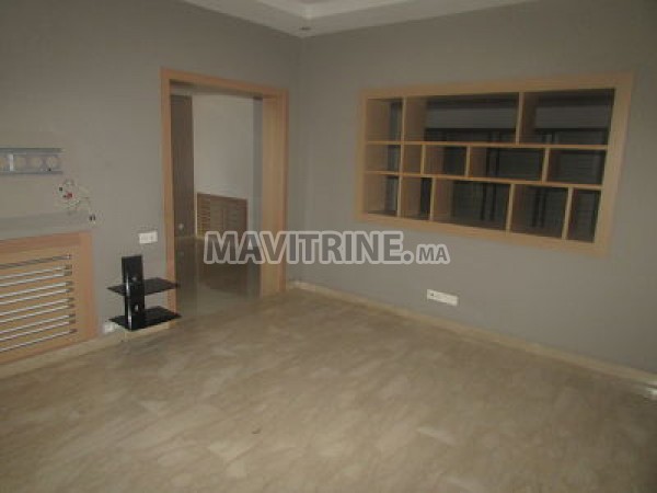 Villa de 800 m² à Bouzkoura.