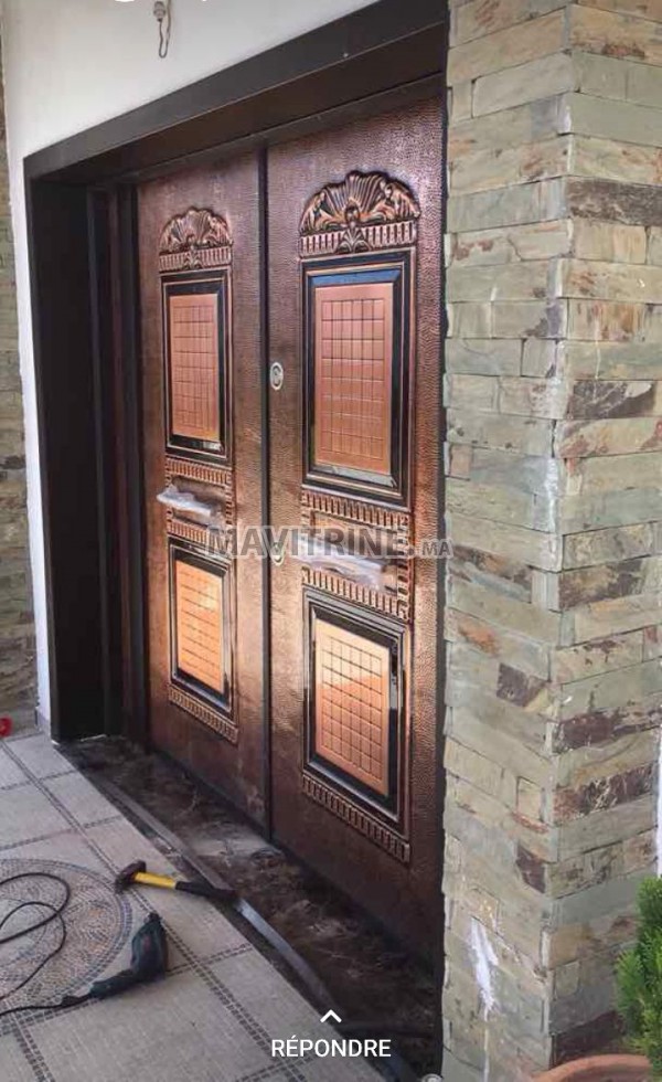 portes blindées avec finition en bois massif