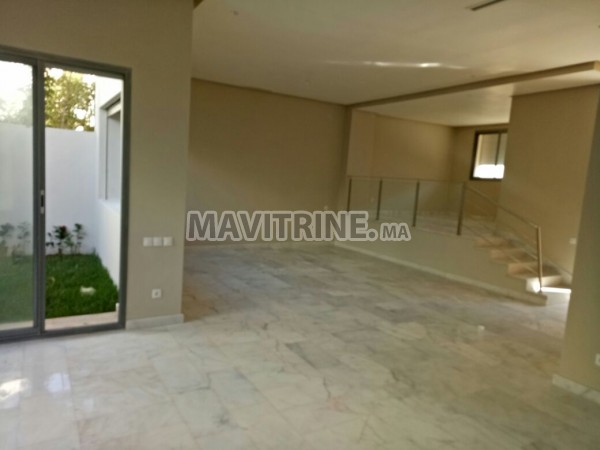 Villa de 350 m² à Dar Bouazza