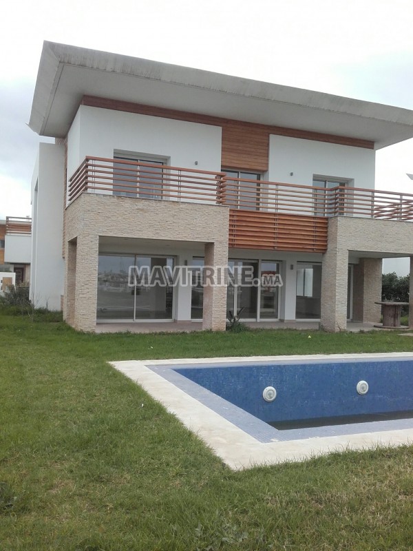 luxueuse villa de 1000 m² à bouskoura