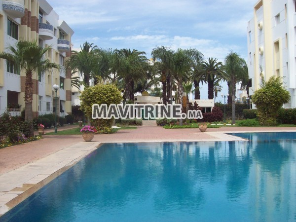 Appartement 91 m2 avec piscine et jardin au bord de mer.