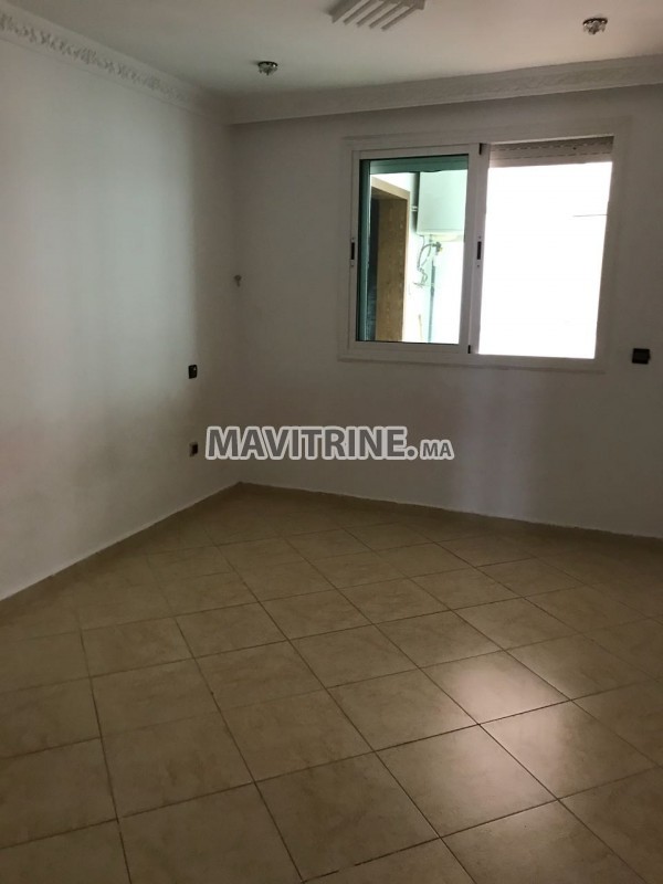 Appartement à vendre devant la grande gare de la ville à kenitra