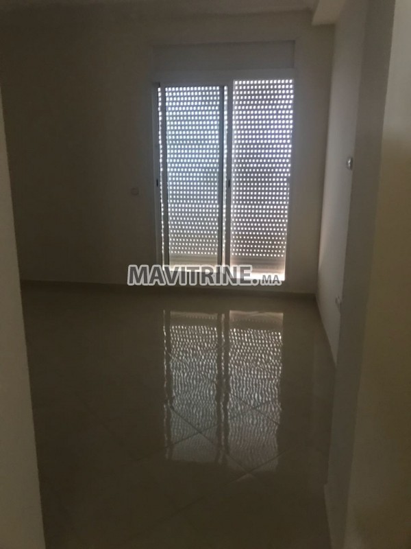 Appartement à vendre devant la grande gare de la ville à kenitra