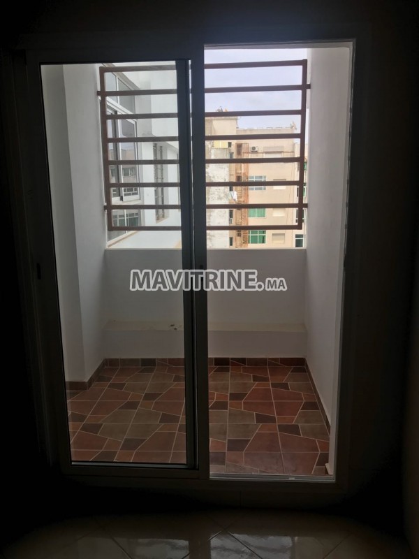 Appartement à vendre devant la grande gare de la ville à kenitra