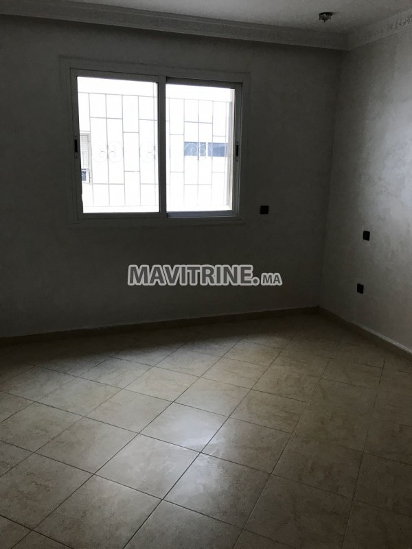 Appartement à vendre devant la grande gare de la ville à kenitra