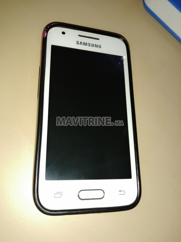 Samsung Galaxy ACE 4 (avec accessoires)