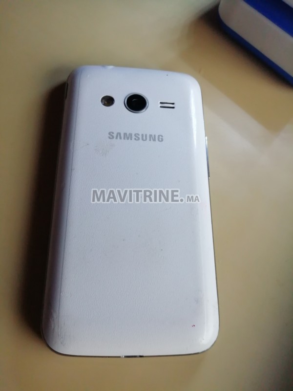 Samsung Galaxy ACE 4 (avec accessoires)