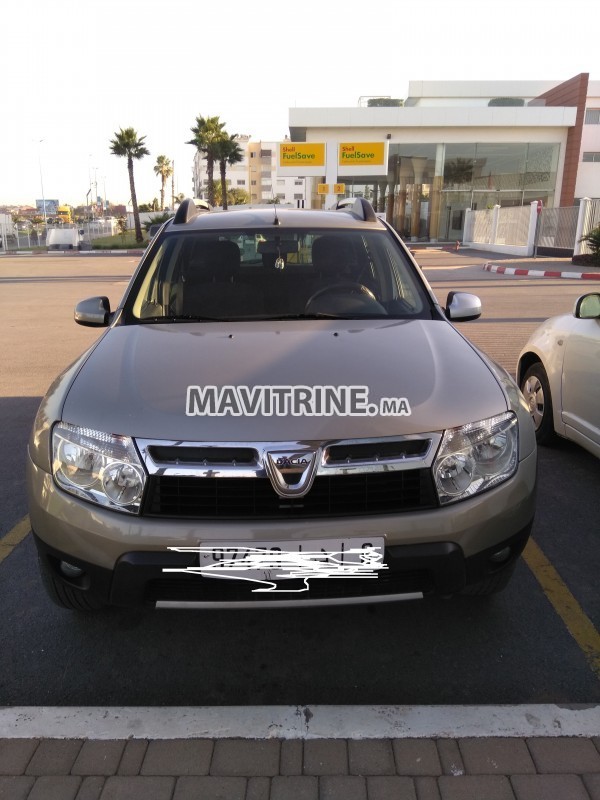 VOITURE DUSTER TOUTE OPTIONS  MODLE NOVEMBRE 2012