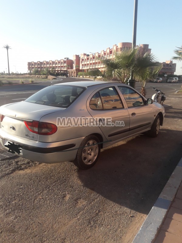 Voiture megane a vendre