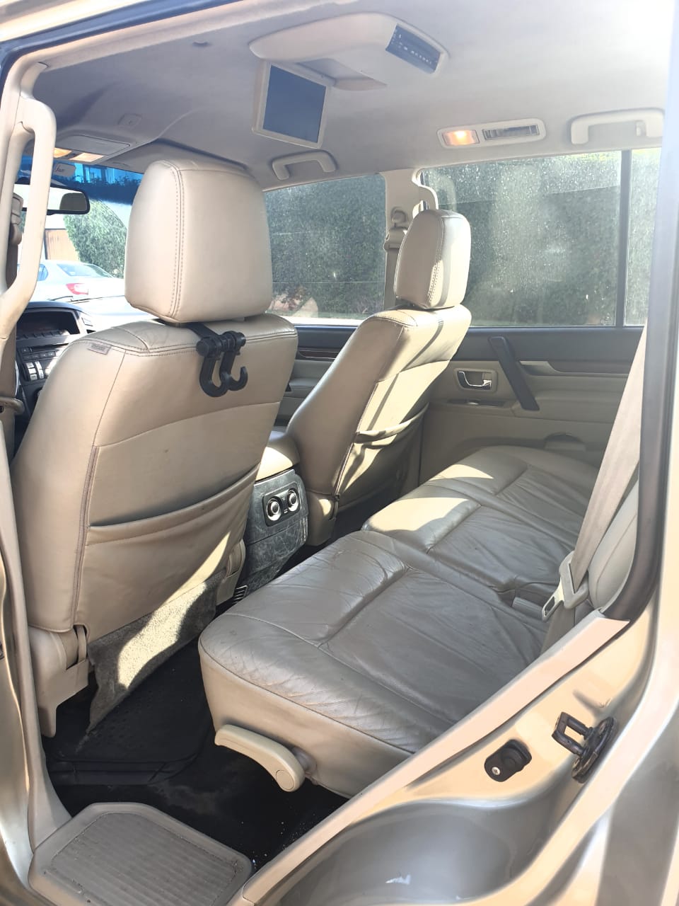 URGENT - Mitsubishi pajero Diesel -2008 - (vente urgente ! cause départ)