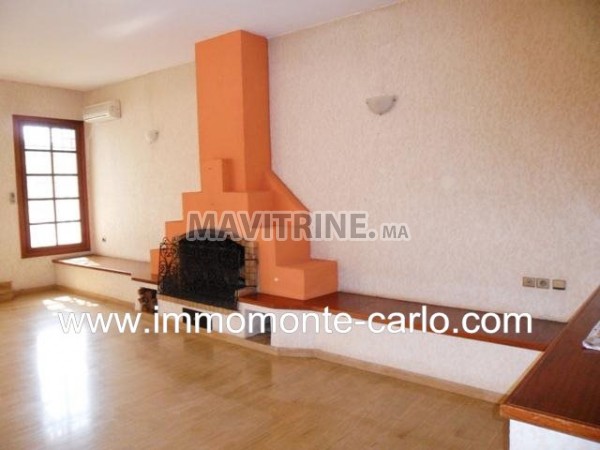 Location villa avec jardin paysagé à Souissi RABAT