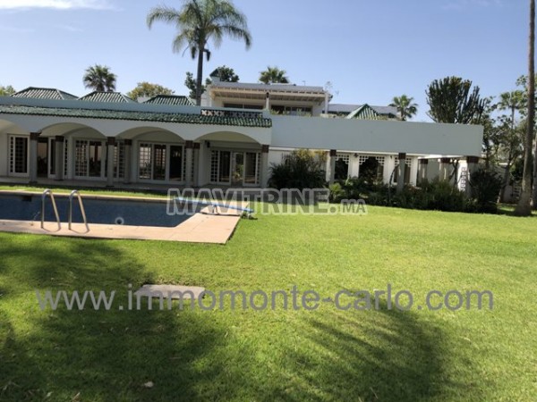 Villa  à louer avec chauffage central et piscine à souissi Rabat