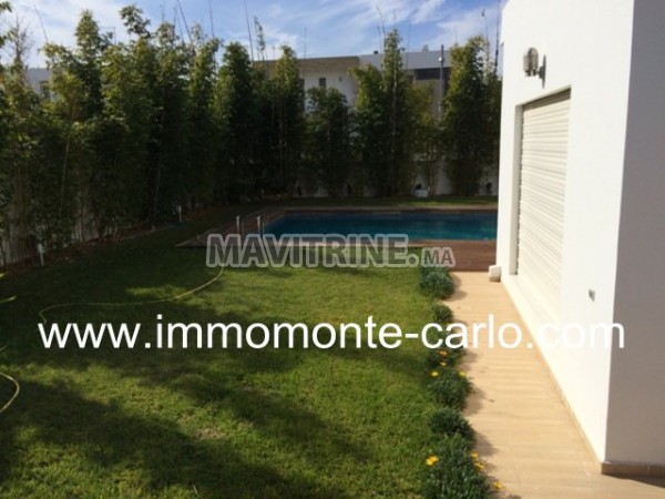 Splendide Villa neuve style moderne à vendre à Souissi Rabat