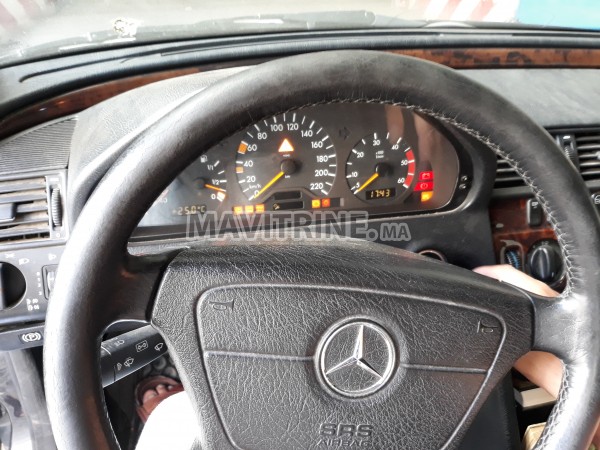 MERCEDES BENZ CLASS C DIWANA 2009