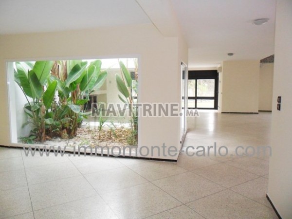 Location villa avec piscine au quartier Souissi RABAT