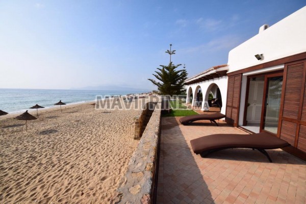 Location villa de lux pied dans l'eau marina smir