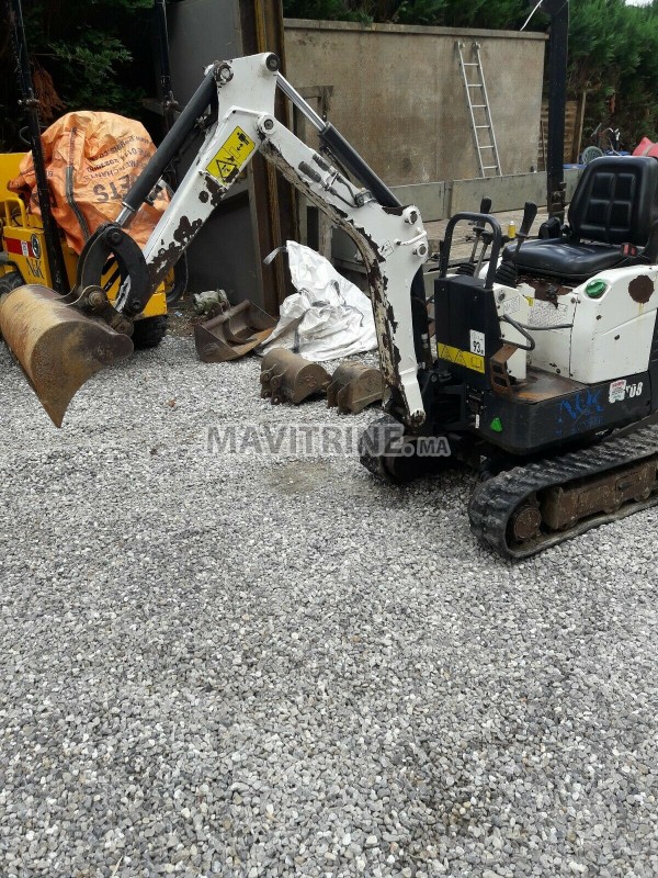 Engin Excavatrice 2010 Bobcat E08