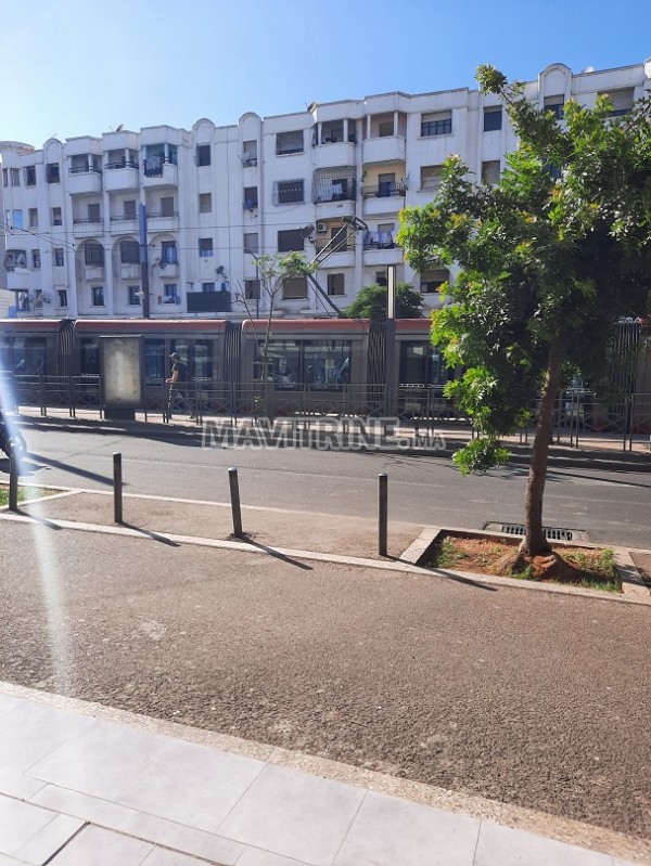 un local sur le bvd en face tramway tacharok