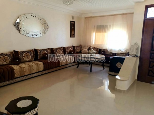 Villa de luxe à vendre à Meknes. Superficie 253.0 m². Places de stationnement et terrasse.