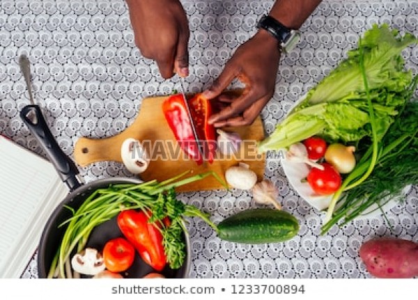 CUISINIÈRES PROFESSIONNELLE AFRICAINE DISPONIBLE