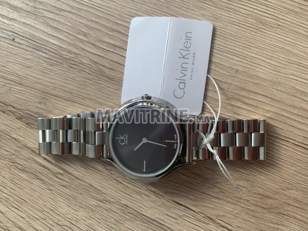 Clavin Klein montre pour femme a vendre urgent jamais utiliser acheter de la suisse