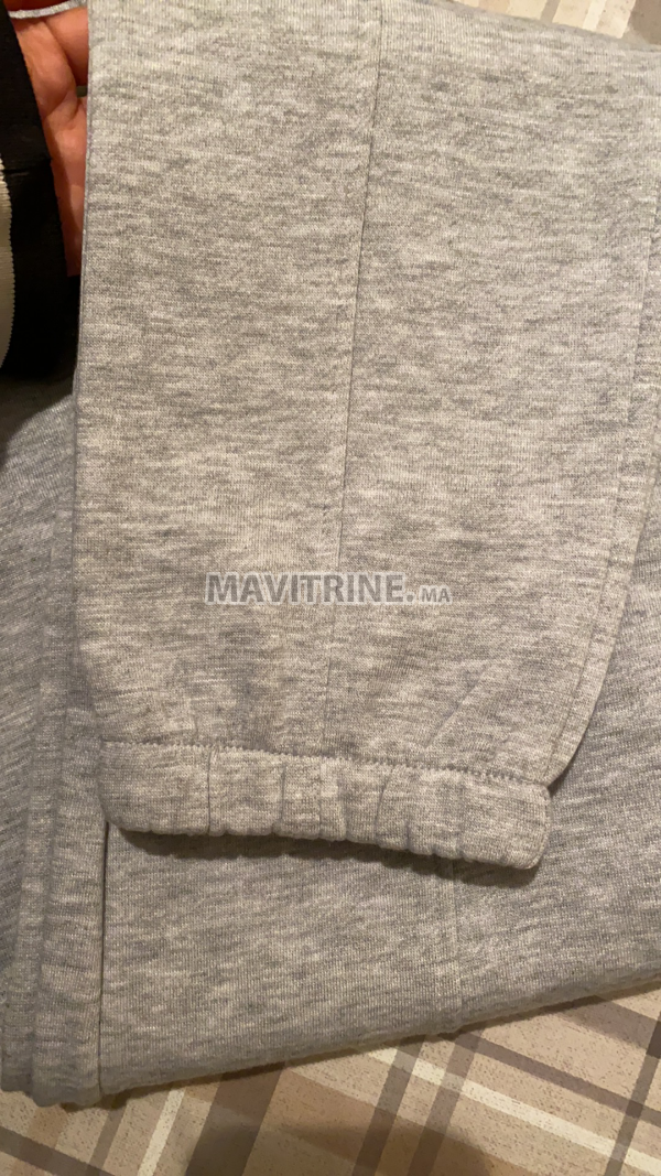 Ensemble Jogging et sweat neuf